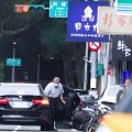 公主岭台当局这个单位的公车，给了狗了